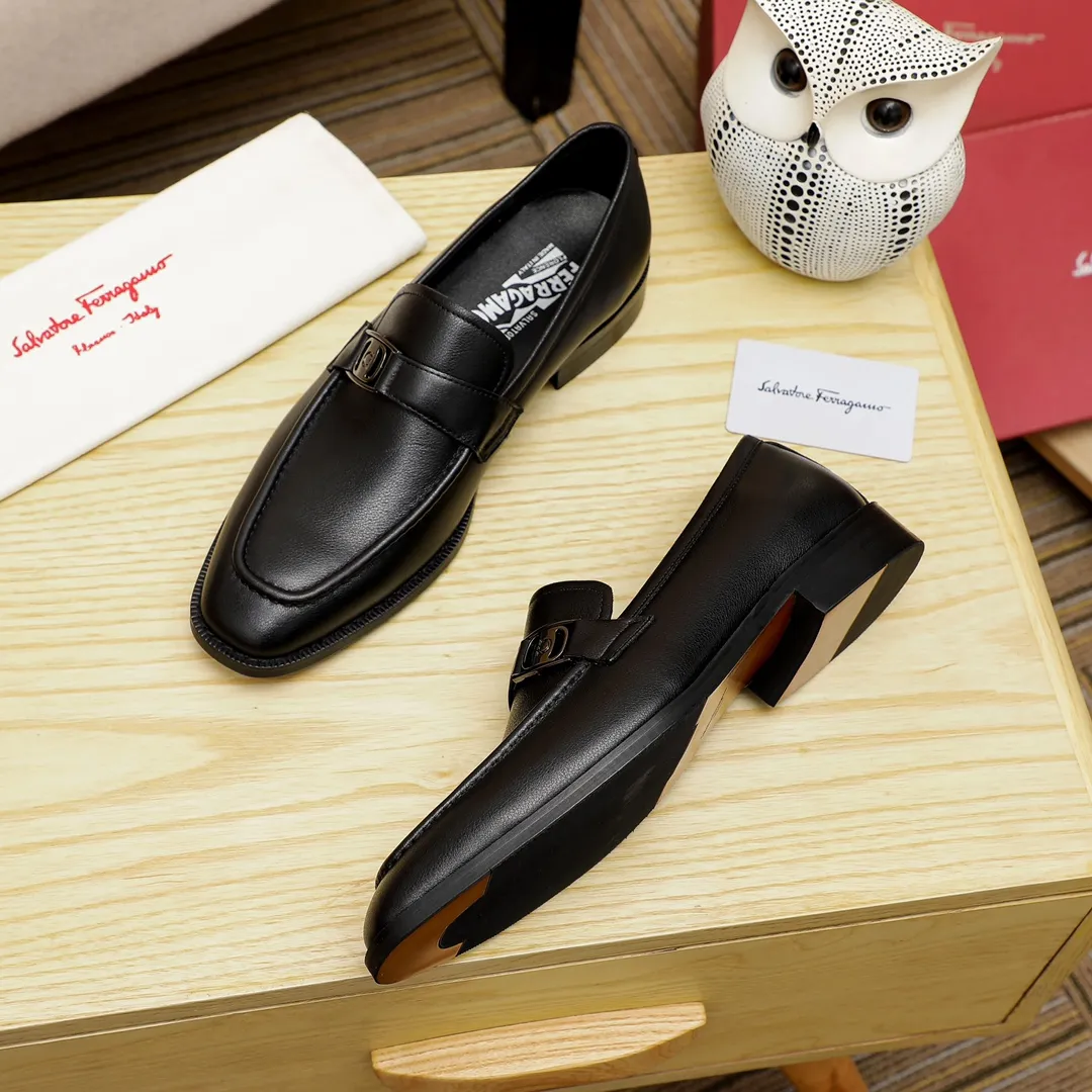 Factory price 420 🔥Ferragamo's new men's casual slip-on shoes🇨🇳Official website original 1:1 mold opening, original quality💯Fine workmanship, high-end luxury☘The upper is made of imported Italian first-layer cowhide🌴🐑leather lining🍓Rubber wear-resistant and non-slip outsole, breathable and comfortable to wear🍍The first choice for high-end men🍉Black, size 38-45
